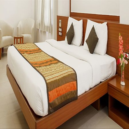 Hotel Mint Montvert Baner Pune Exterior foto